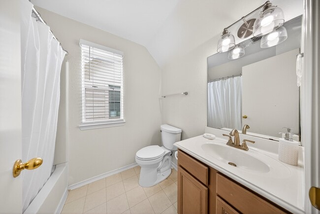 Photo - 1318 Dennis St