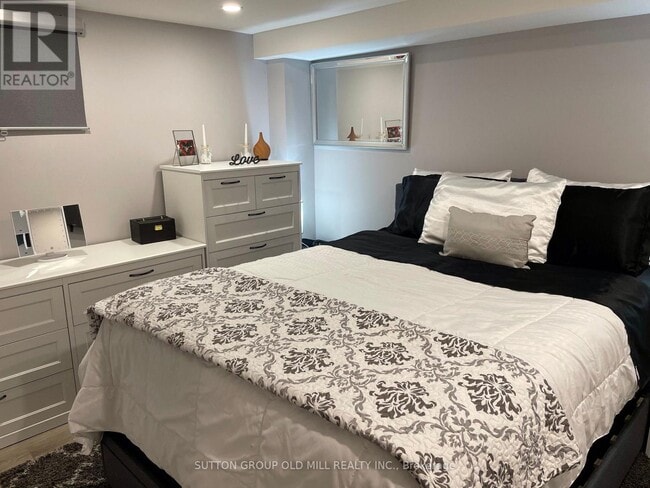 Photo - 79 Barrhead Crescent