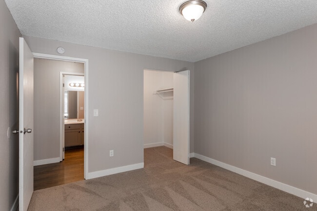 2BR, 1BA - 830-850SF