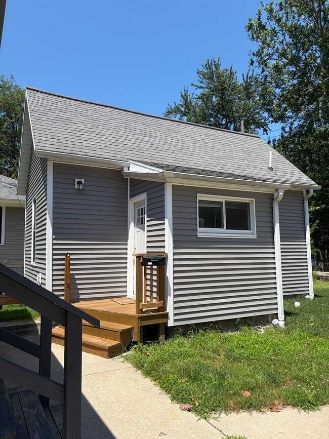 Building Photo - 1025 Morrison Ave
