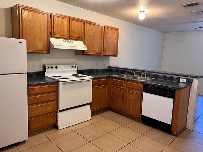 Photo - 1102 Leslie Cir Unit C