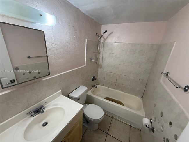 Photo - 4732 SW 33rd Ave Unidad 103