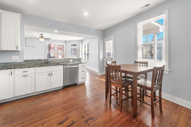 Photo - 200 W 5th St Unit C