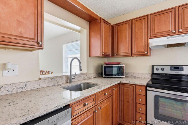 Photo - 2825 SW 22nd Ave Unit 201