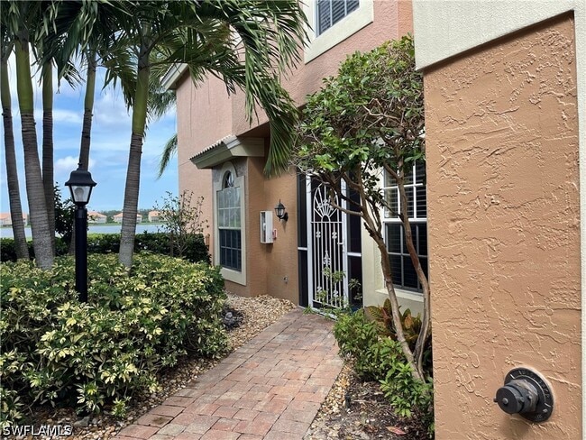 Building Photo - 28068 Cavendish Ct Unit 2301