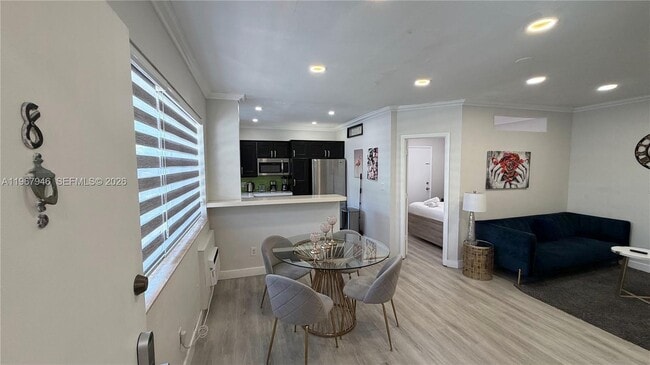 Building Photo - 10004 E Bay Harbor Dr Unit 8