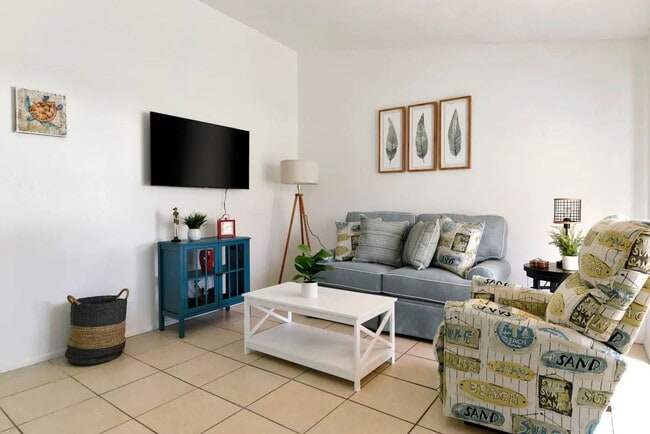 Photo - 580 Skinner Blvd Unit 580 1