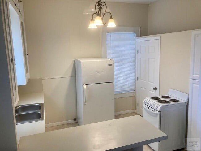 Photo - 4908 Ave Q 1/2