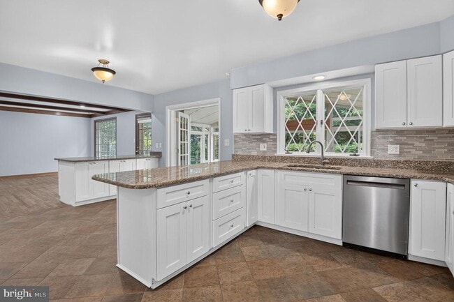 Photo - 9612 Annlee Terrace