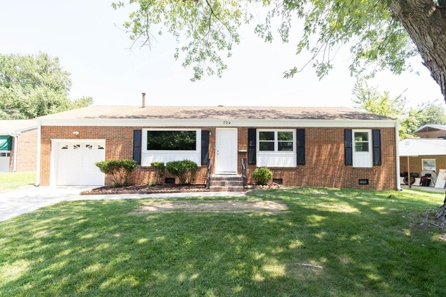 Building Photo - Renovated 3bdr 2bth rancher in the heart of Newport News