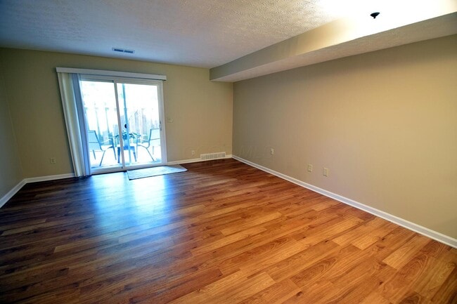 Photo - 20 King Arthur Ct Unit 20