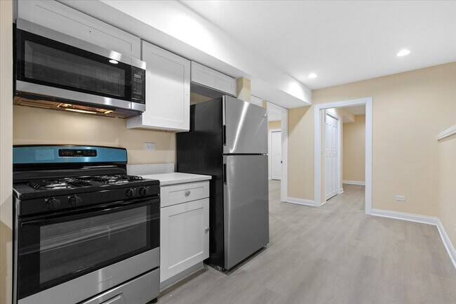Photo - 1635 N Ashland Ave Unit G