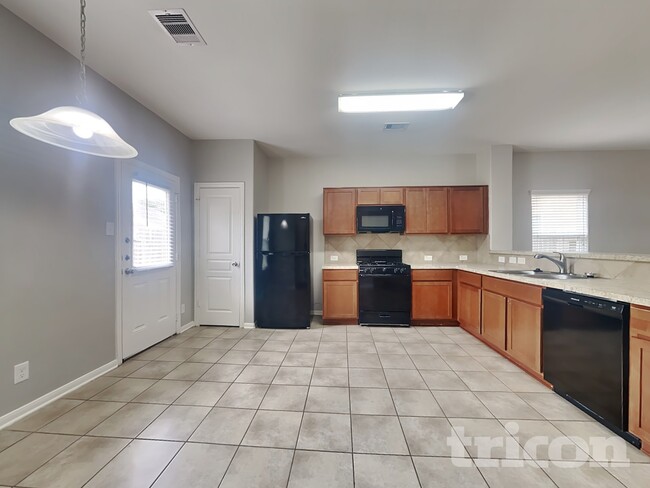 Photo - 6103 Coleus St
