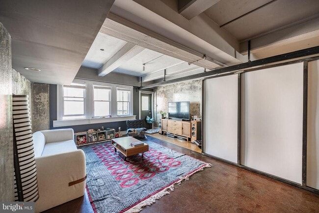 Building Photo - 144-50 W Laurel St Unit 201