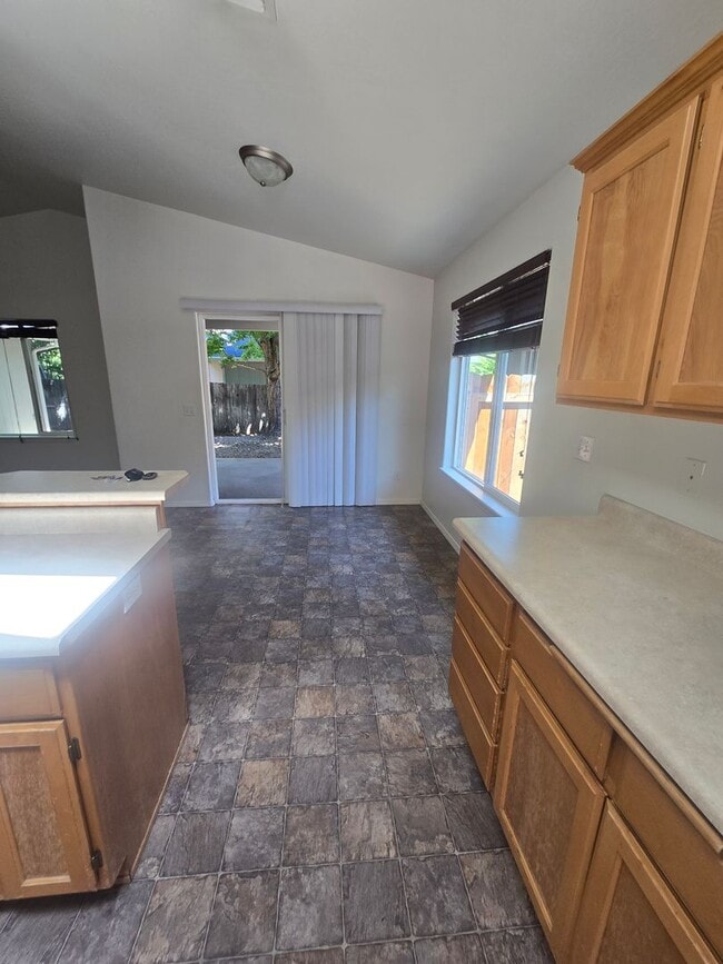 Photo - 3 bed 2 bath Home for Rent in Grants Pass