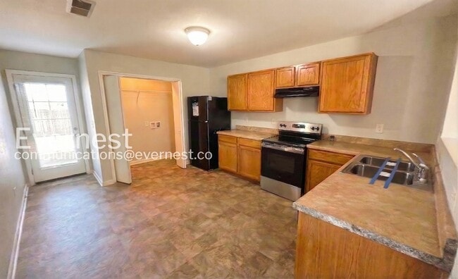 Photo - 183 Cloverbrook Dr