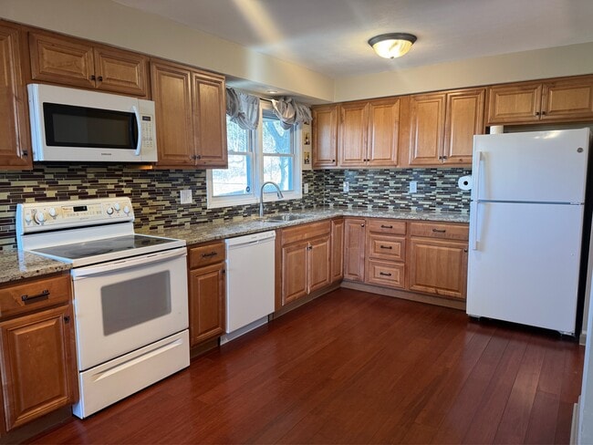 Photo - 1208 Toft St