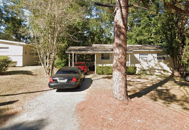 Building Photo - 1610 Airport Dr Unit 1610 Airport Dr