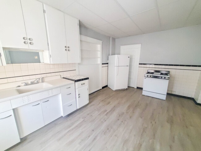 Building Photo - 1601 Liberty St Unit Rear Up