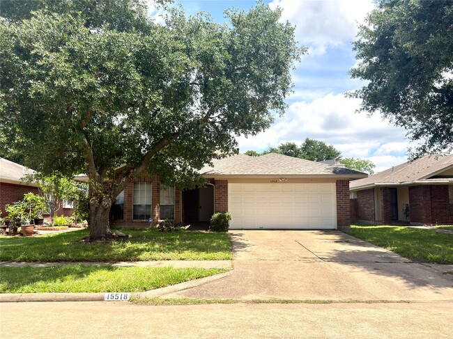 Building Photo - 15518 Evergreen Grove Dr