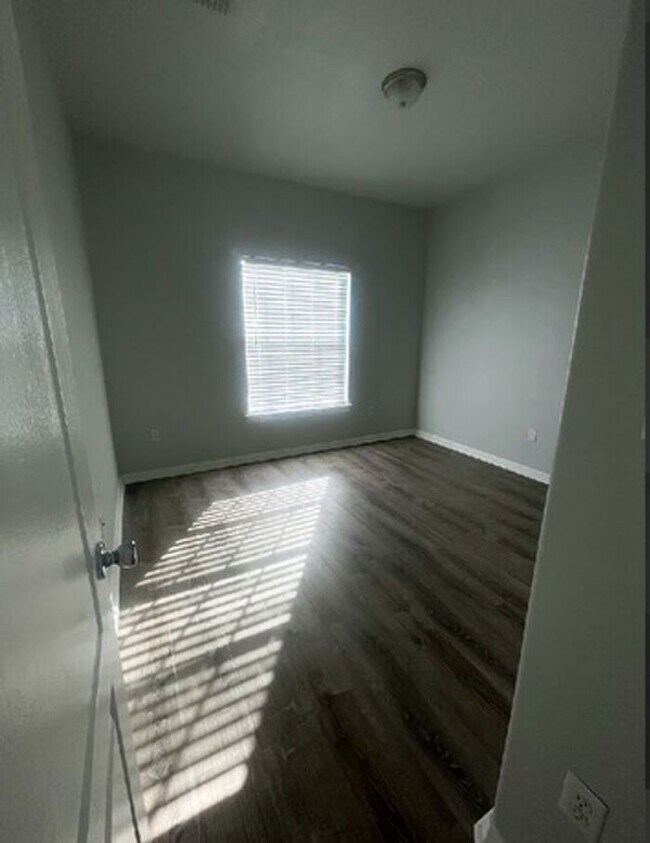 Photo - Beautiful Townhouse 3Beds / 2 and Half Bath