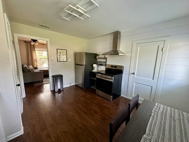 Photo - 1605 S 43rd St