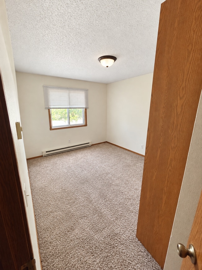 Photo - Great location 2 bedroom aparment near MSUM available now!