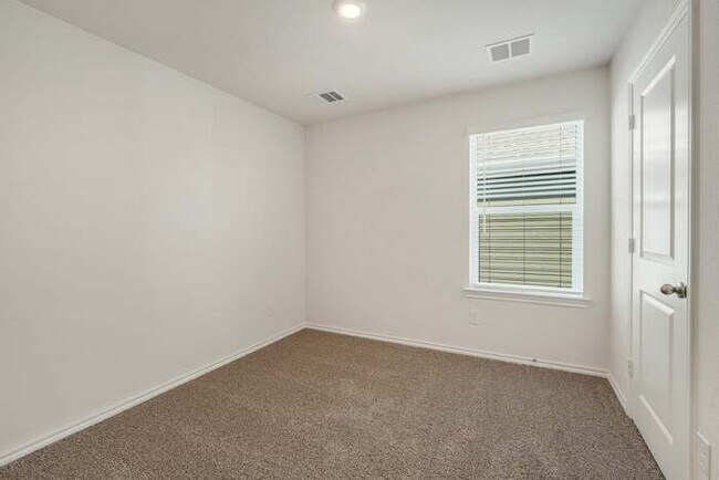 Photo - 312 Arbor Dr