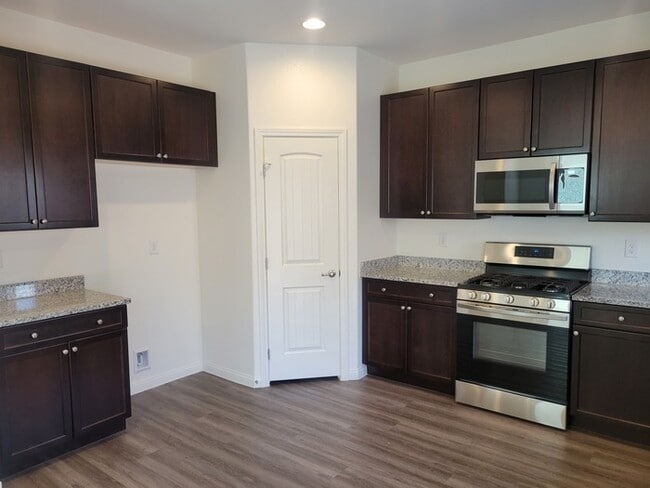 Photo - Beautiful 4 bedroom home!