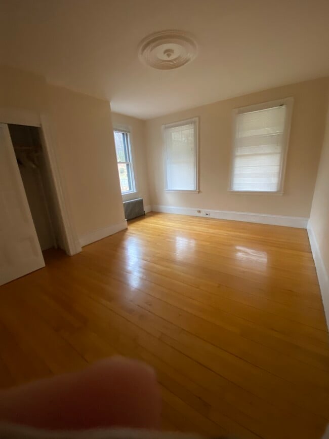 Photo - 52 Pleasant St Unidad b