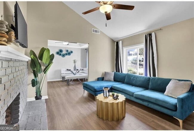 Photo - 3162 Oakdale Rd