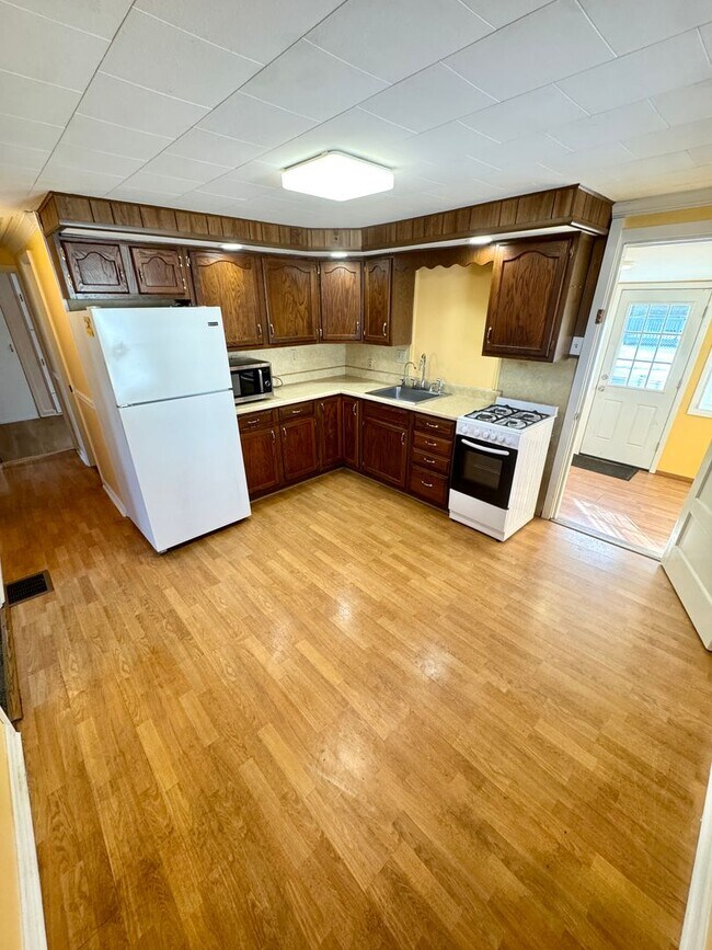 Photo - TWO BEDROOM HOME IN PARKLAND SCHOOLS