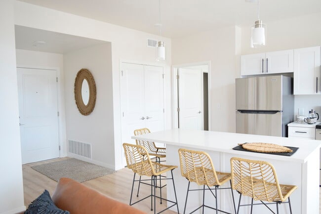 Grandview Kitchen w/Island
