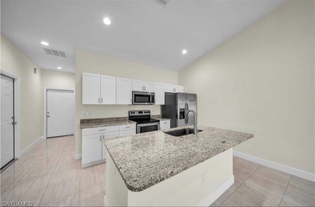 Photo - 2118 Zaharihas Dr