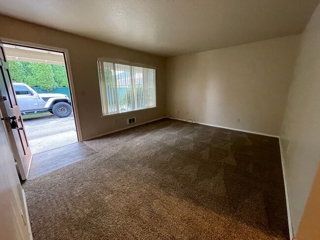709 Cedar Ave Unit 3