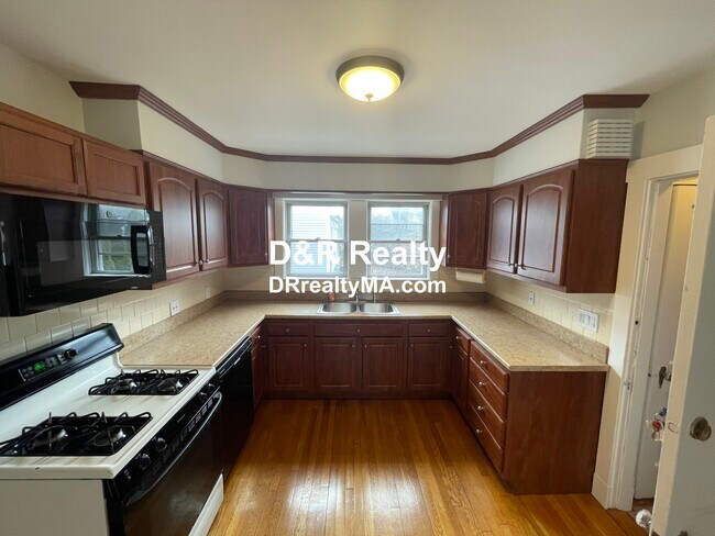 Photo - 176 Maple St Unidad 2