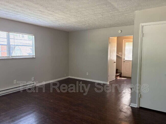 Photo - 849 Riverside Dr