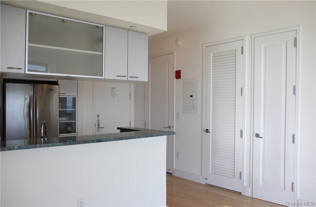 Photo - 175 Huguenot St Unit 1405