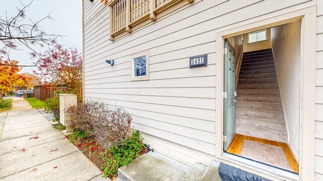 Photo - 2421 N Village Dr Unidad 2421