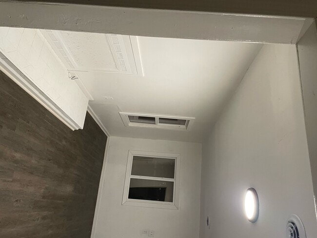 Photo - 1129 Huron St