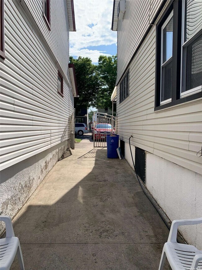 Photo - 104-55 111th St