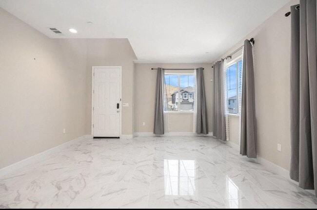 Photo - 31 Cortina Dr