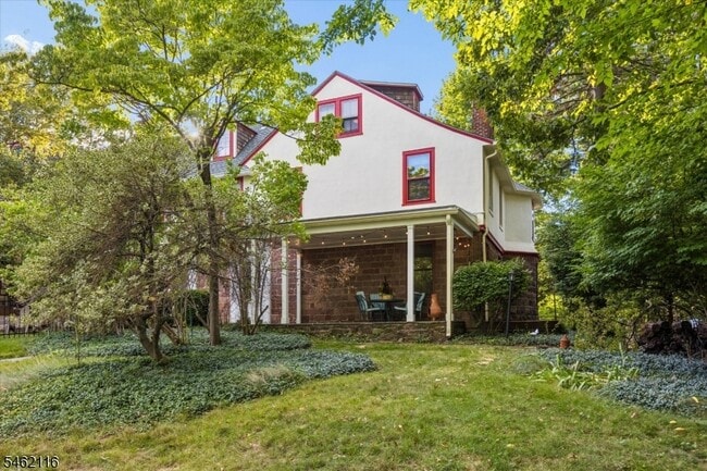 Building Photo - 145 Watchung Ave