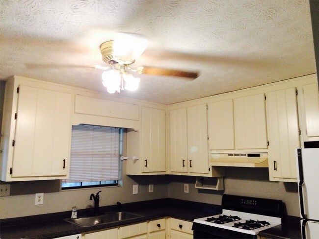 Photo - 205 Meadowbrook Ct