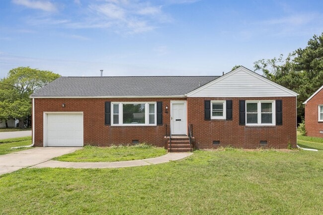 Building Photo - 3BR/1BA Renovated Brick Rancher | 1-Car Garage | Hampton – Coliseum Central