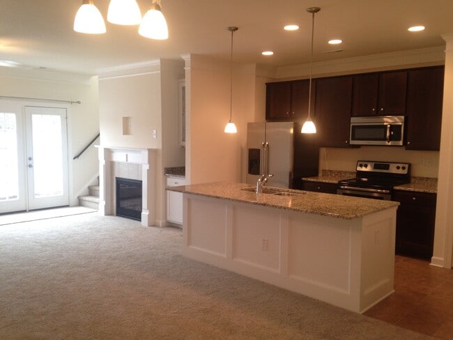 Photo - GORGEOUS 3 bed/2.5 bath Townhouse