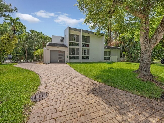 690 Bird Rd