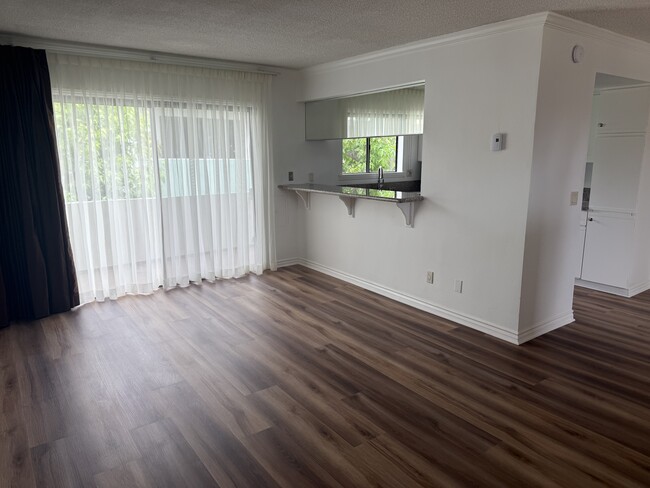 Building Photo - 5000 S Centinela Ave Unit 304 Rental
