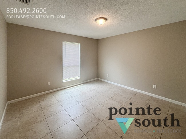 Photo - 6392 Schoel Ln