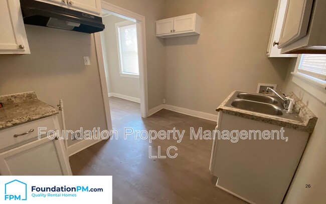 Photo - 2570 Malone Ave